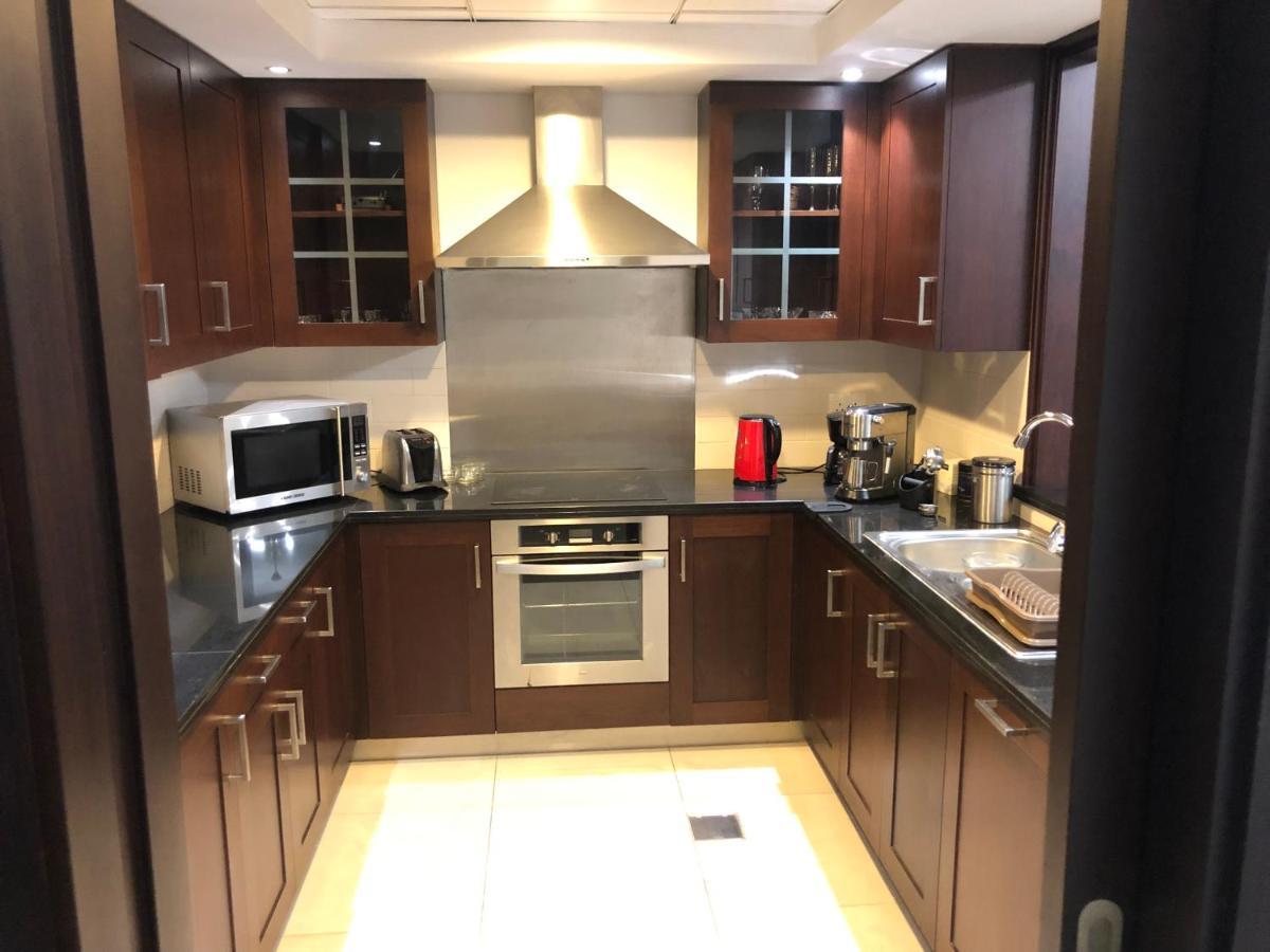 Downtown Boulevard One Bedroom Apt In 29 Blvd غرفة وصالة Burj & Fountain View Master Bedroom Plus 2 Single Beds In Living Room ドバイ エクステリア 写真