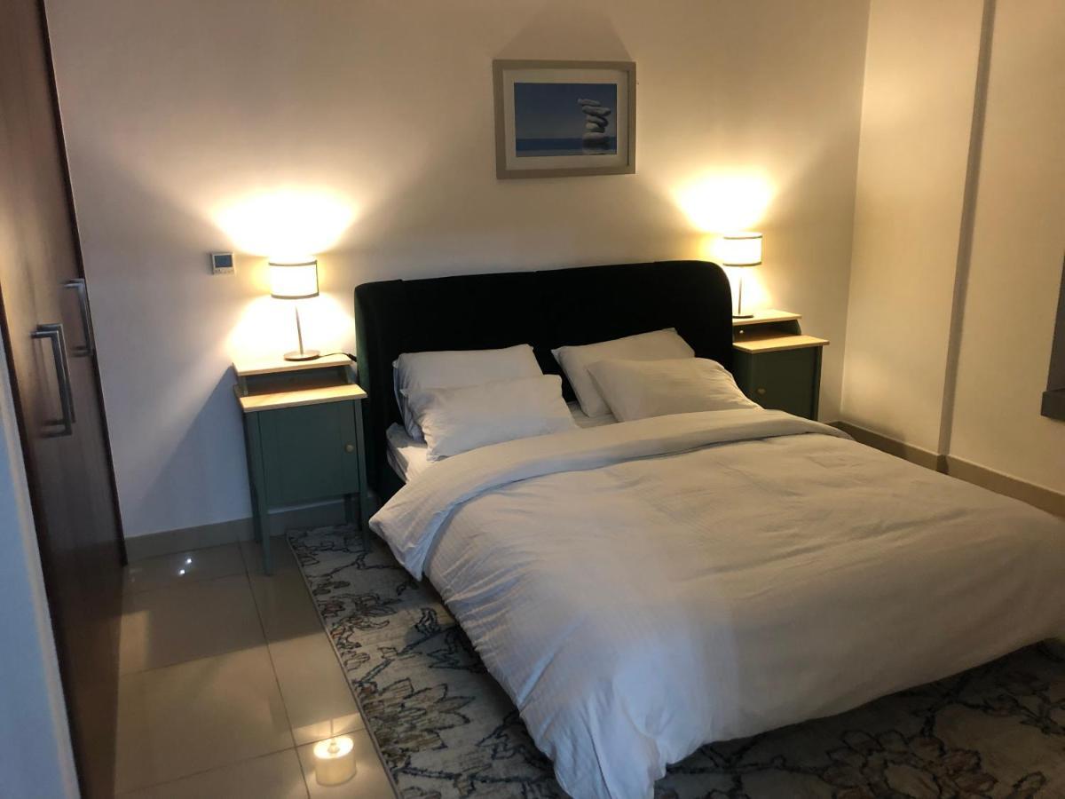 Downtown Boulevard One Bedroom Apt In 29 Blvd غرفة وصالة Burj & Fountain View Master Bedroom Plus 2 Single Beds In Living Room ドバイ エクステリア 写真